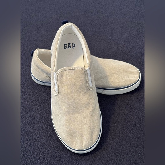 GAP Slip-on Sneakers - Boys Size 4 - Picture 1 of 11